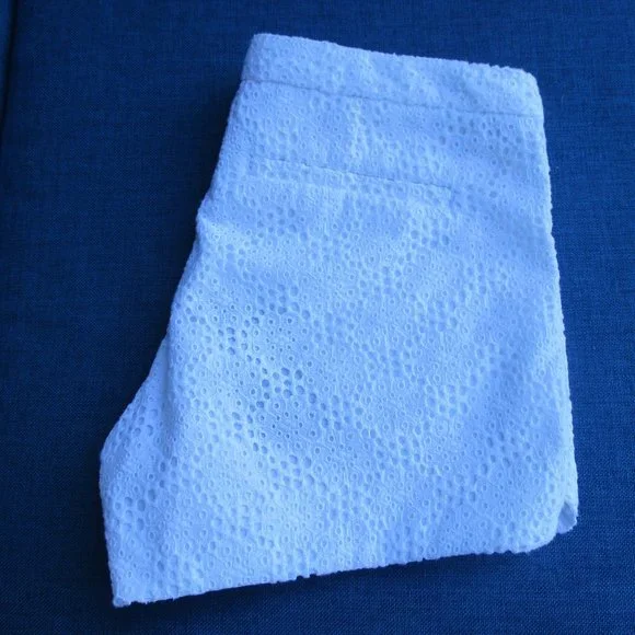 LILLY PULITZER ~ ADIE WHITE EYELET SHORTS ~ 00 ~ LOGO BUTTON / POCKETS - Picture 6 of 10